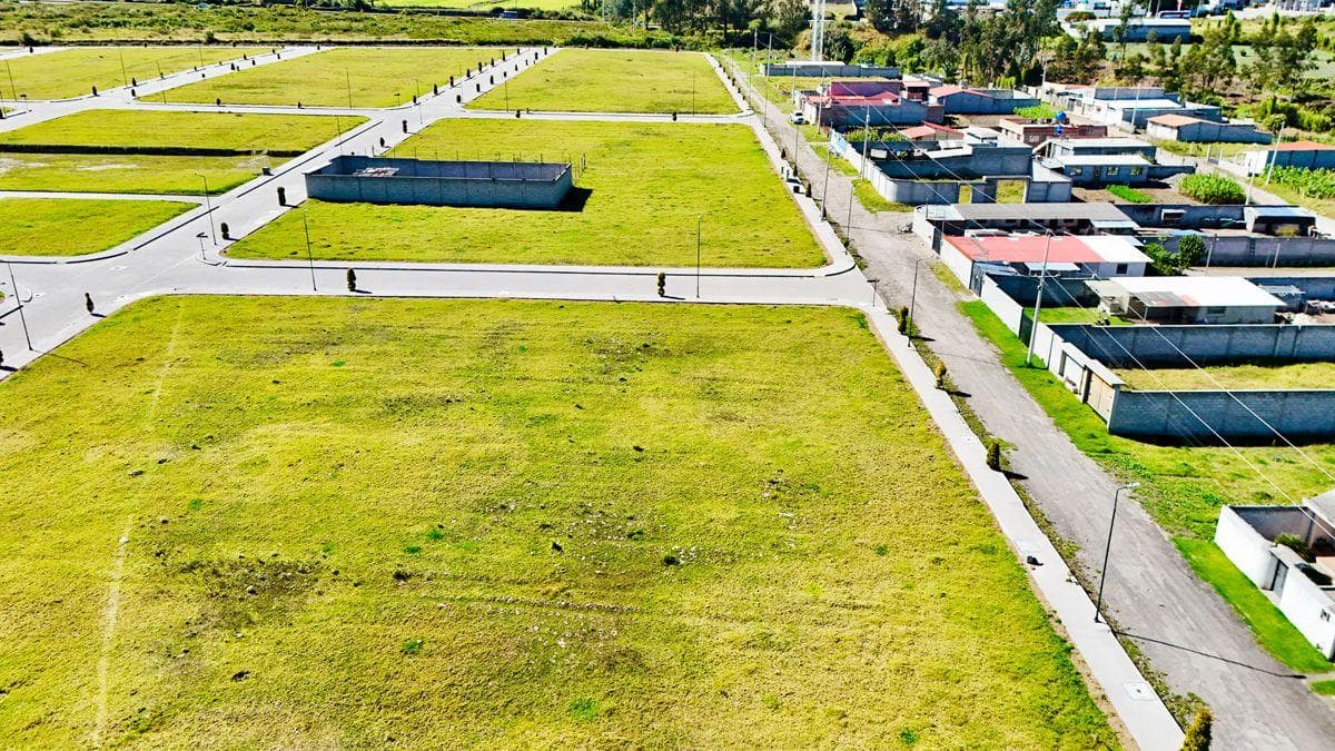 Terreno en venta en Antonio Ante, Imbabura