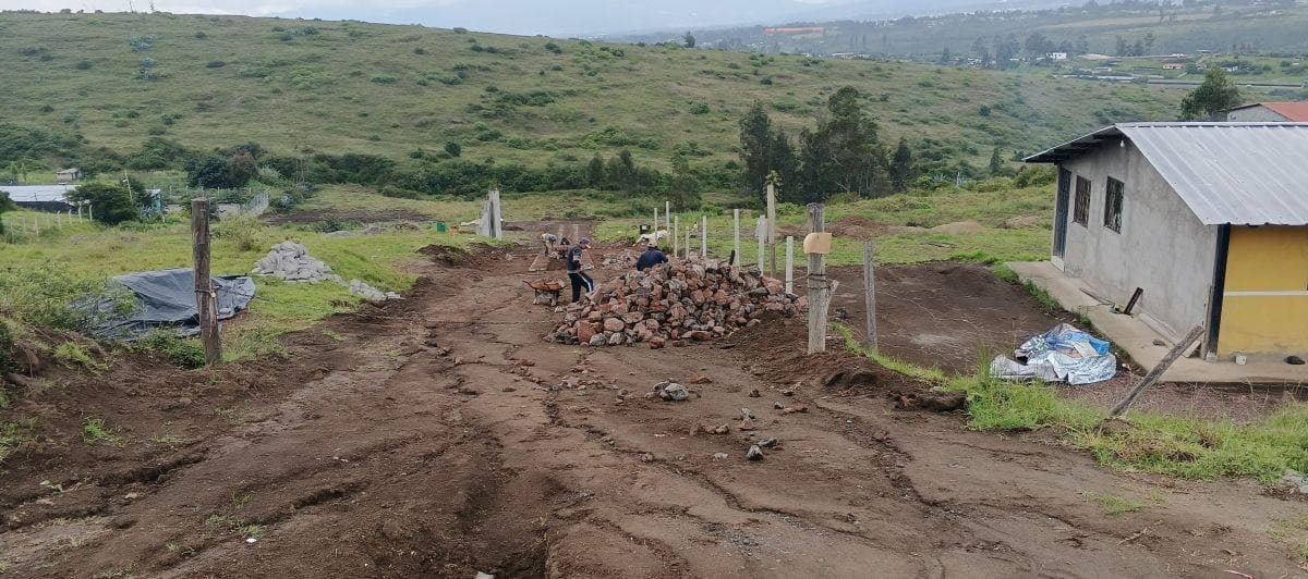 Vendo 600 m² en Derechos y Acciones Sector El Poligono Tumbaco — imagen 1