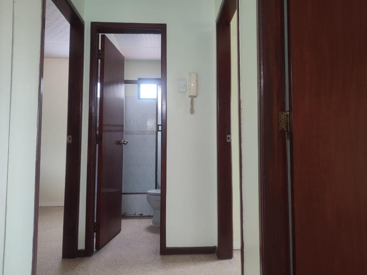 Casa de Venta en Samanes 6, 4 Dorm., Parqueo Cerrado. Guayas — imagen 4
