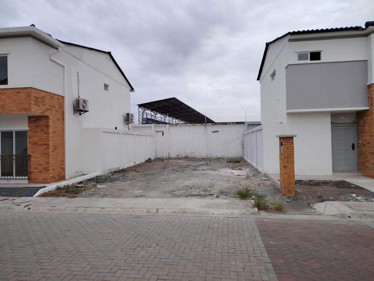 Venta de Terreno en Urbanizacion Savali. Excelente Ubicacion. Libre de Hipoteca. Pago Solo de Con, Guayas — imagen 1