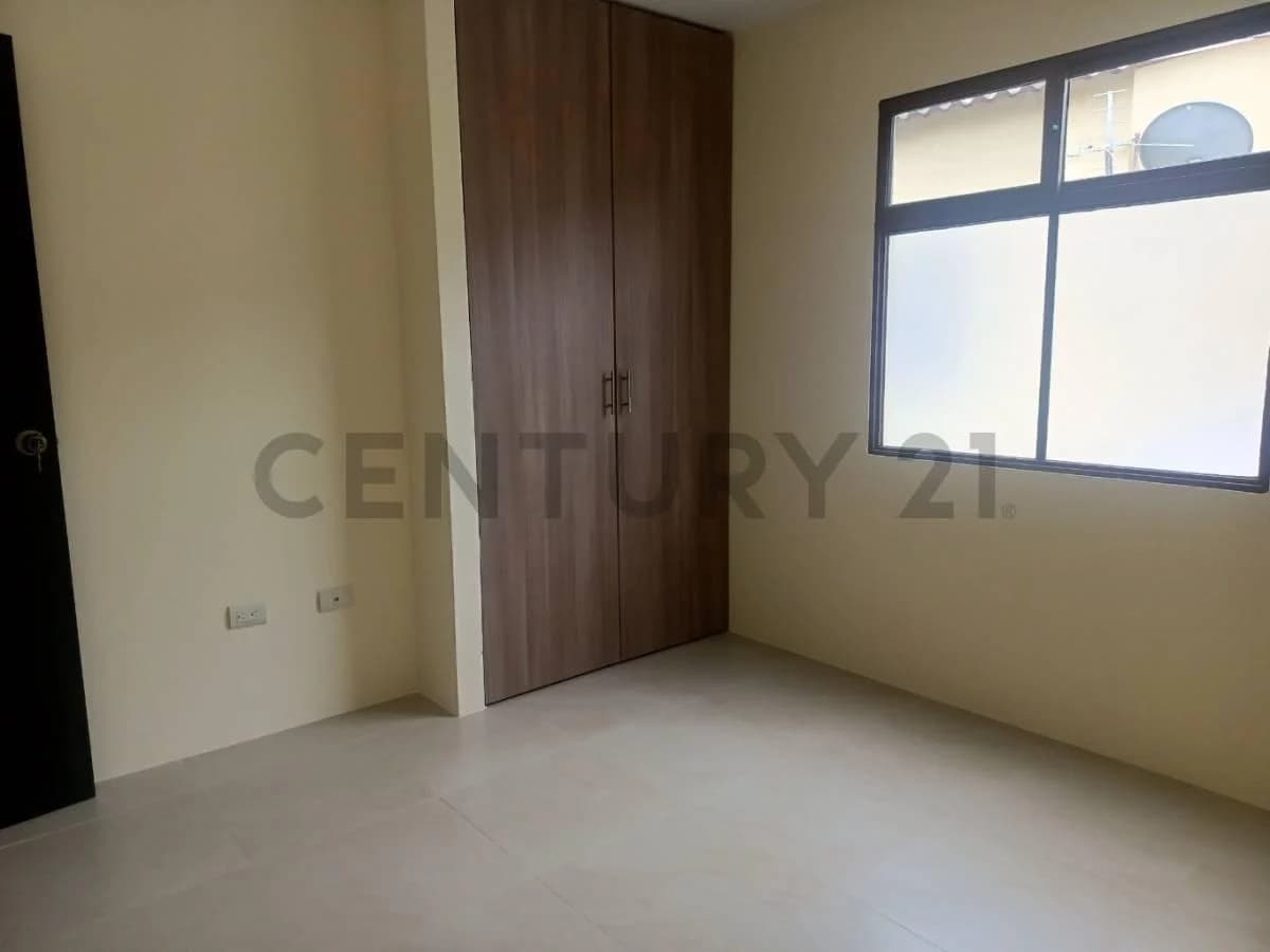 Venta Casa en Urbanización La Rioja, a Estrenar V. Bah, Guayas — imagen 2