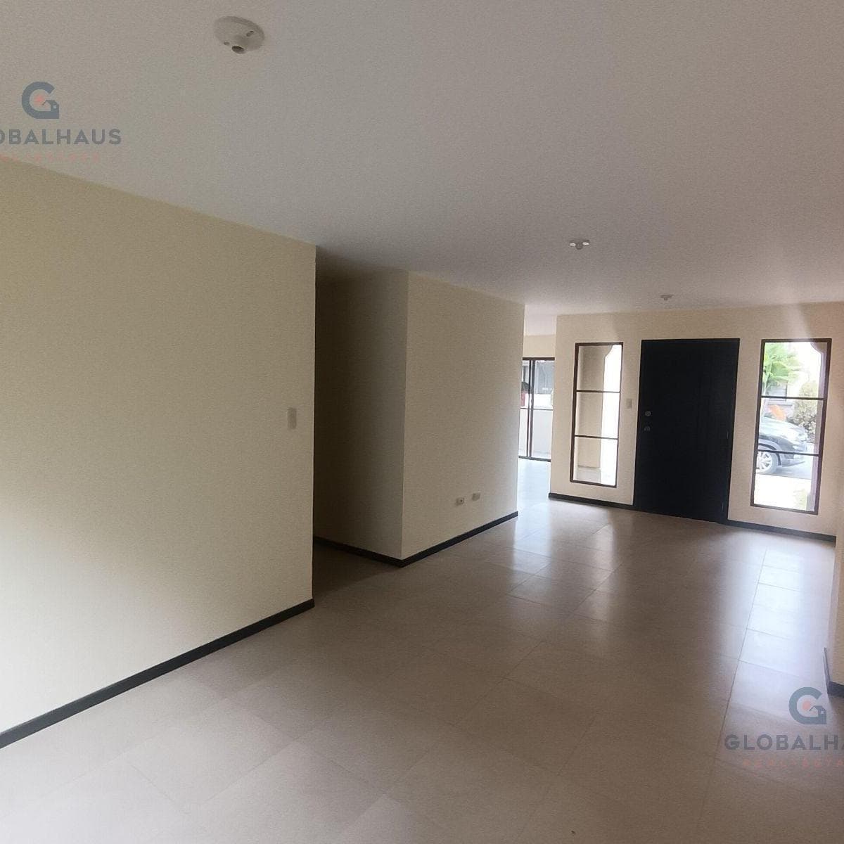 Venta Casa Urb. La Rioja, Av León Febrés Cordero, 3 Habitaciones, G. V. Guayas — imagen 1
