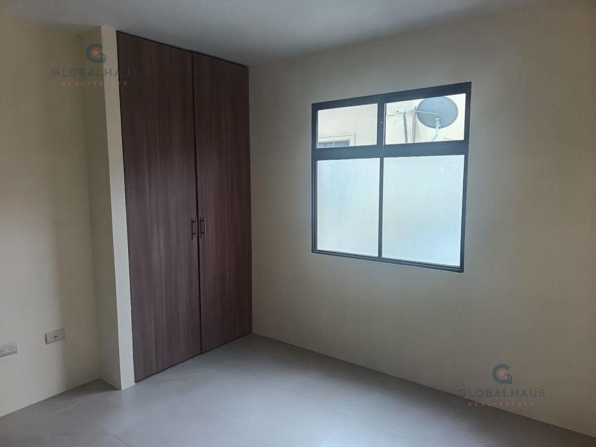 Venta Casa Urb. La Rioja, Av León Febrés Cordero, 3 Habitaciones, G. V. Guayas — imagen 4