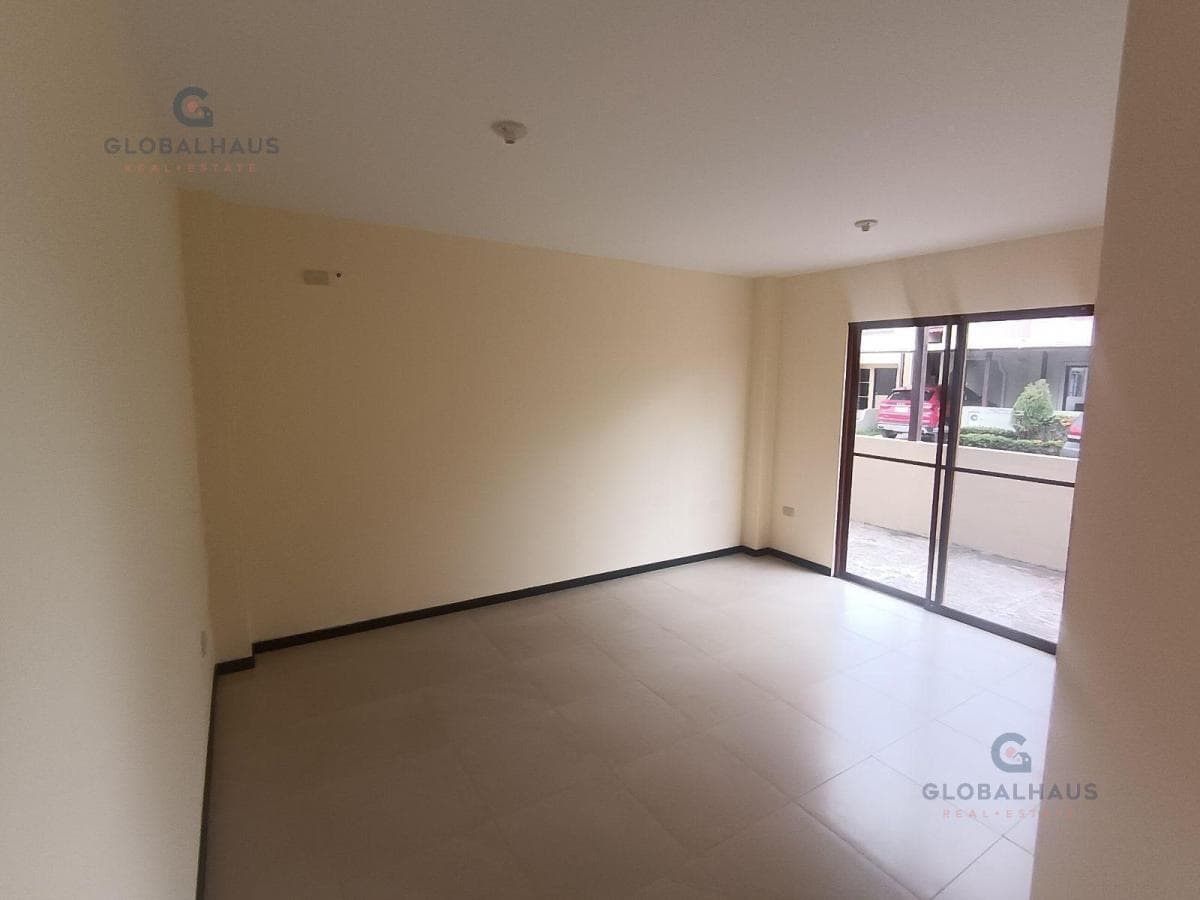 Venta Casa Urb. La Rioja, Av León Febrés Cordero, 3 Habitaciones, G. V. Guayas — imagen 3