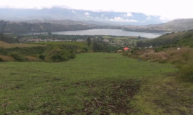 Foto de Terrenos en Venta Sector de Yahuarcocha, Imbabura