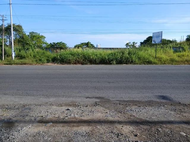Foto de Terrenos de Venta en Tonsupa – Via del Spondylus. Provincia de Esmeraldas