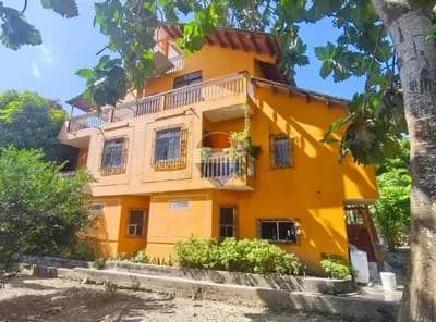 Foto de Terreno con Casa y Galpón - Tonsupa, Esmeraldas