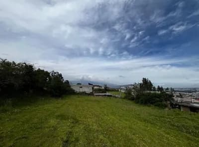 Foto de En Venta Terreno 1200 M²en El Centro de Cayambe