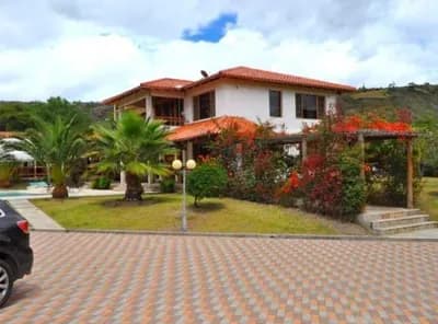 Foto de & Quinta - Hosteria, 10 Habitaciones, Piscina, Cabañas Huéspedes - Lugar Maravilloso, Imbabura