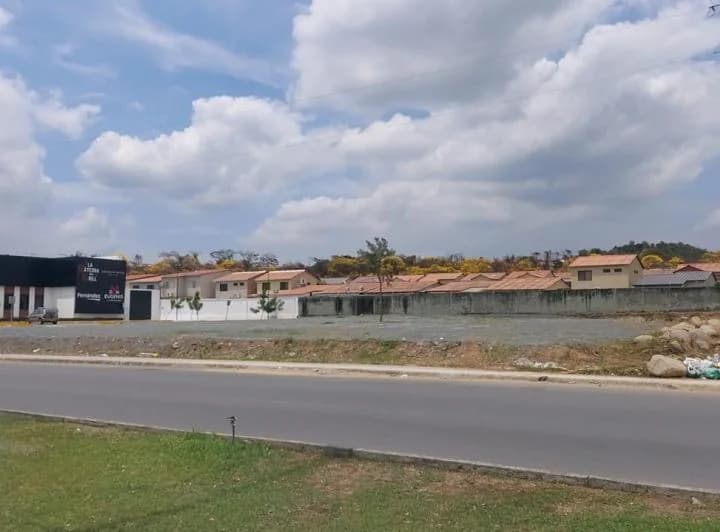 Terreno en alquiler en Daule, Guayas