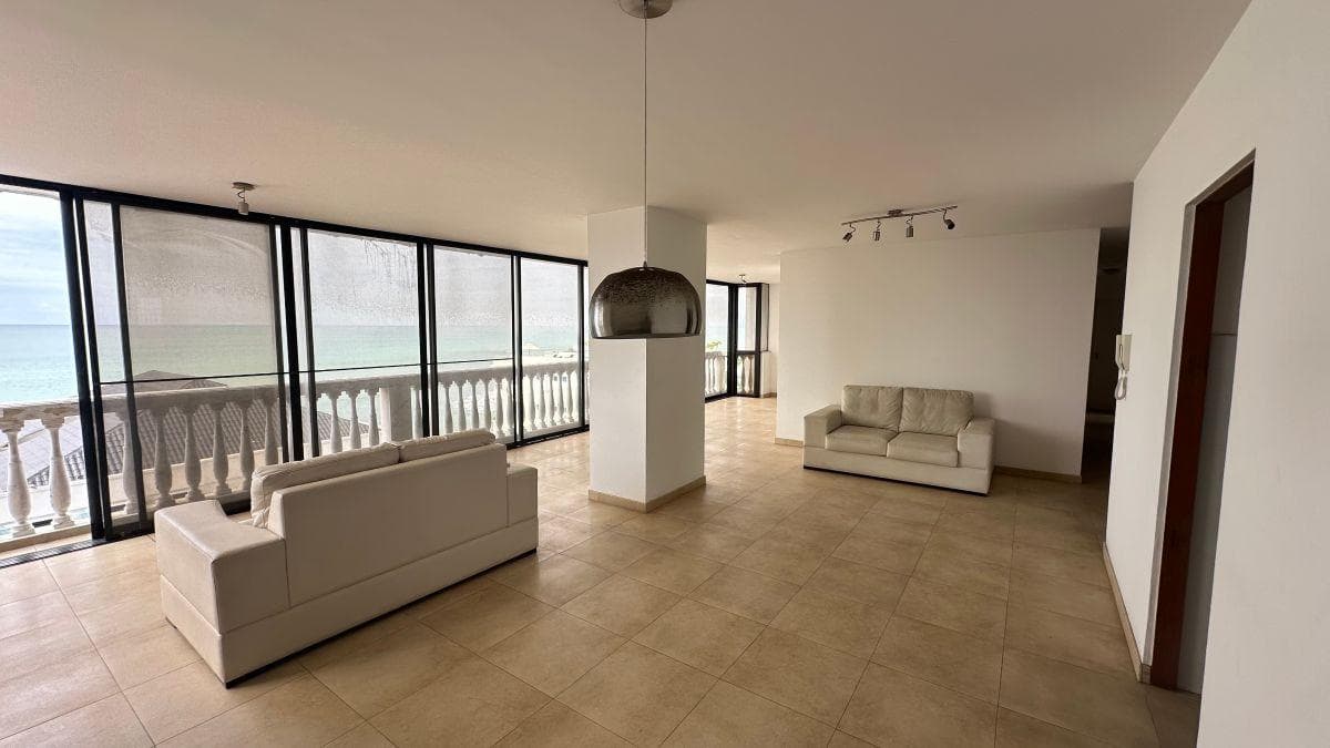 Departamento en venta en Salinas, Santa Elena