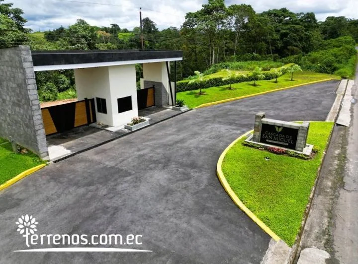 Terreno en venta en Los Bancos, Pichincha