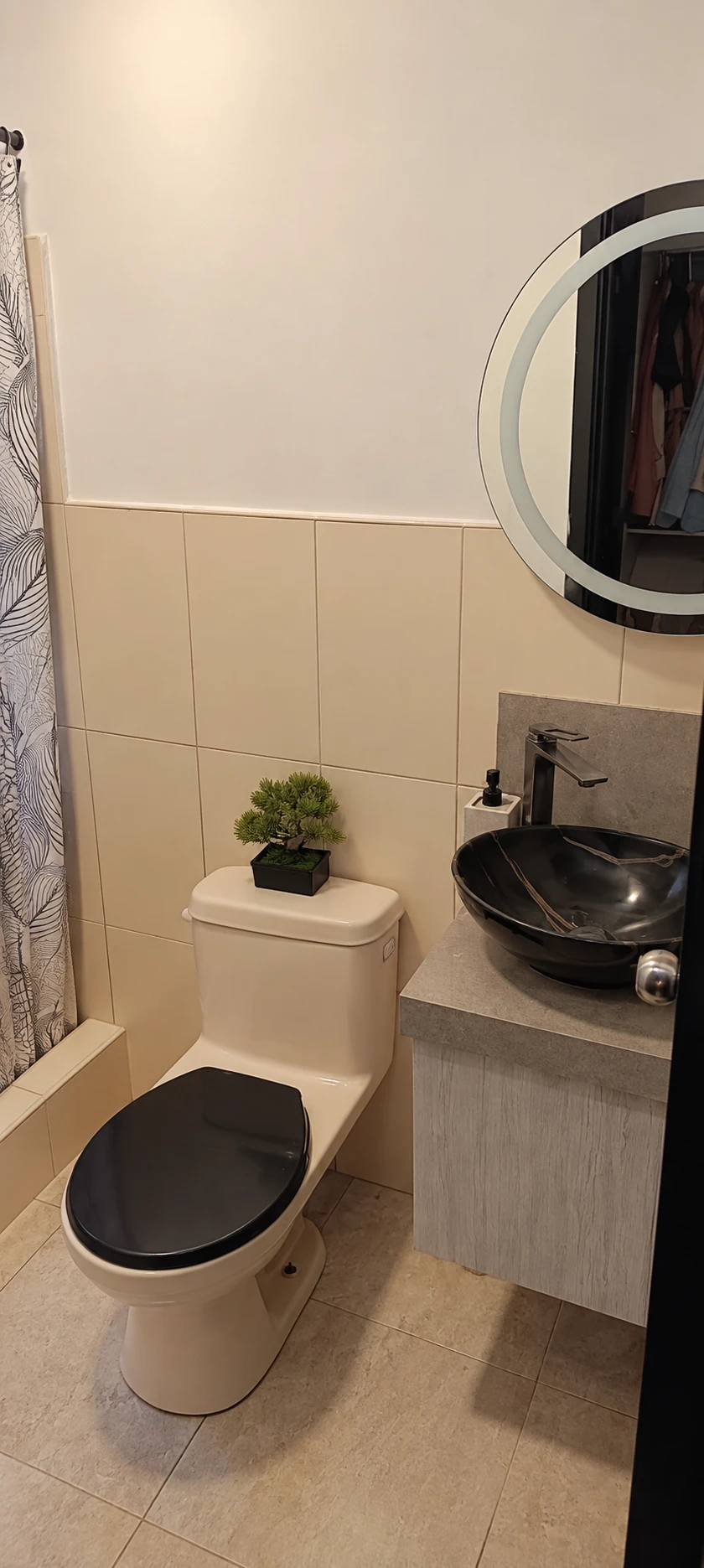Casa en venta en La Rioja, La Aurora | 3 dormitorios, cada uno con baño privado — imagen 6