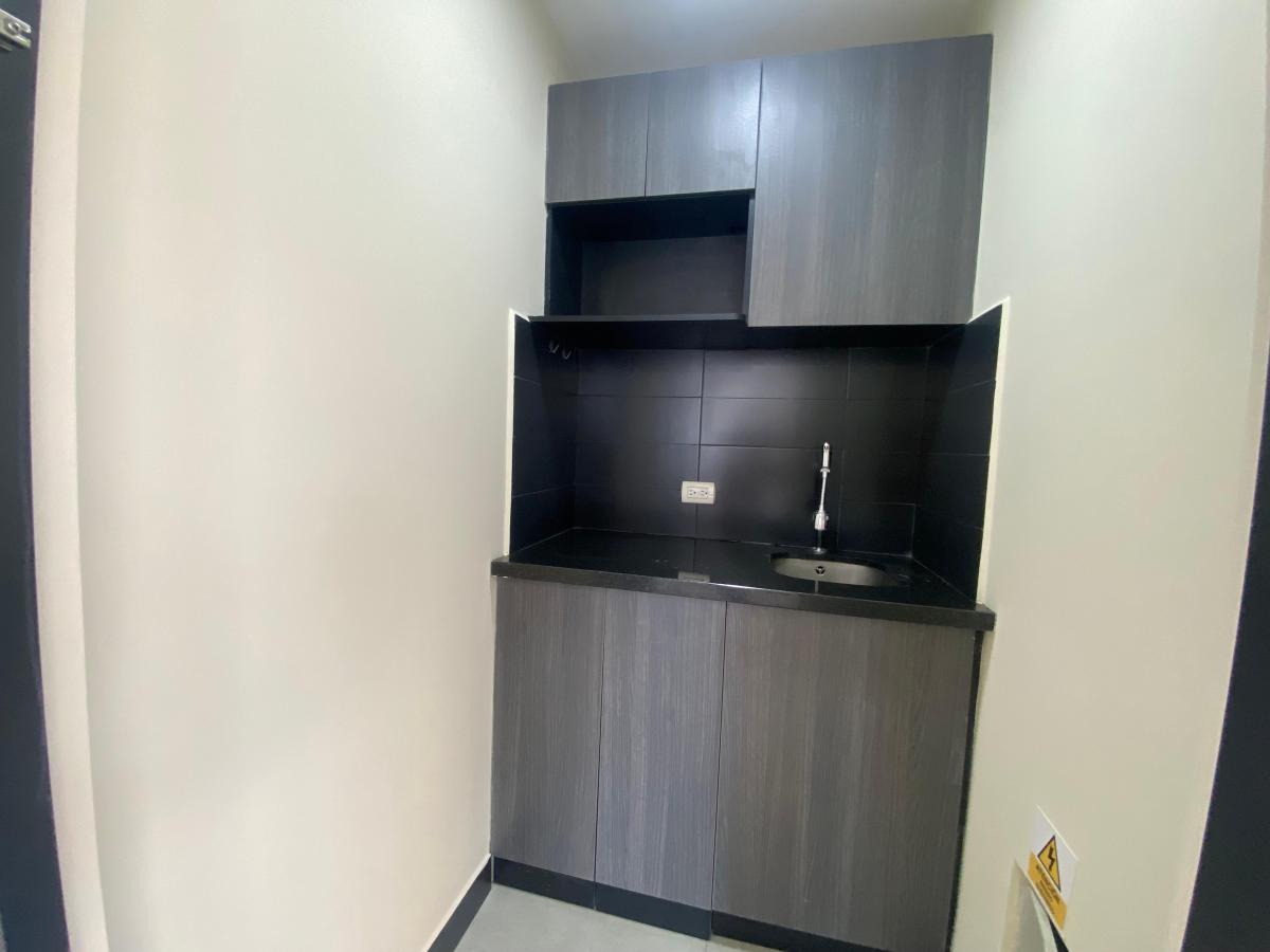 Vendo de oportunidad excelente OFICINA de 100 m2, Sector La Orellana — imagen 7
