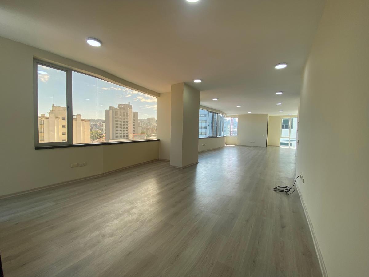Vendo de oportunidad excelente OFICINA de 100 m2, Sector La Orellana — imagen 9