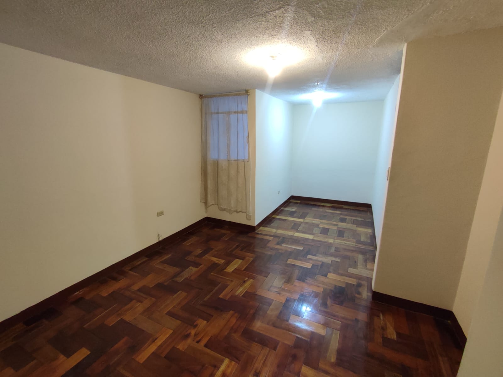 Arriendo Departamento muy confortable sector Av. Real Audiencia Norte Quito — imagen 3