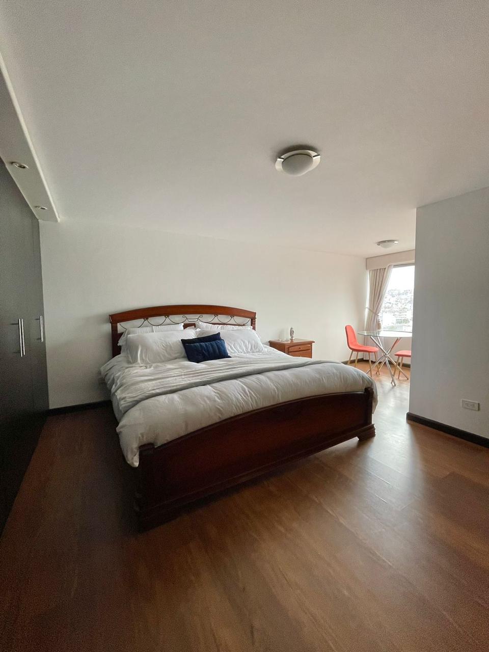 Vendo departamento de 153 m2 habitables, remodelado en Av. NNUU y Av. 10 de agosto — imagen 3