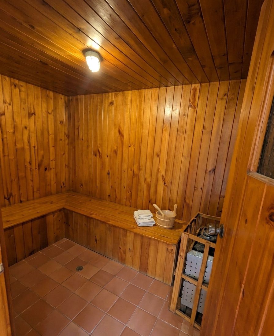 Espectacular Casa de 980 m² con Piscina Temperada, Sauna, Turco y Suites — imagen 10