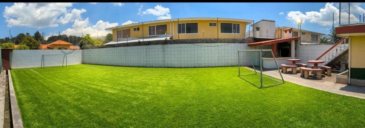 Espectacular Casa de 980 m² con Piscina Temperada, Sauna, Turco y Suites — imagen 8