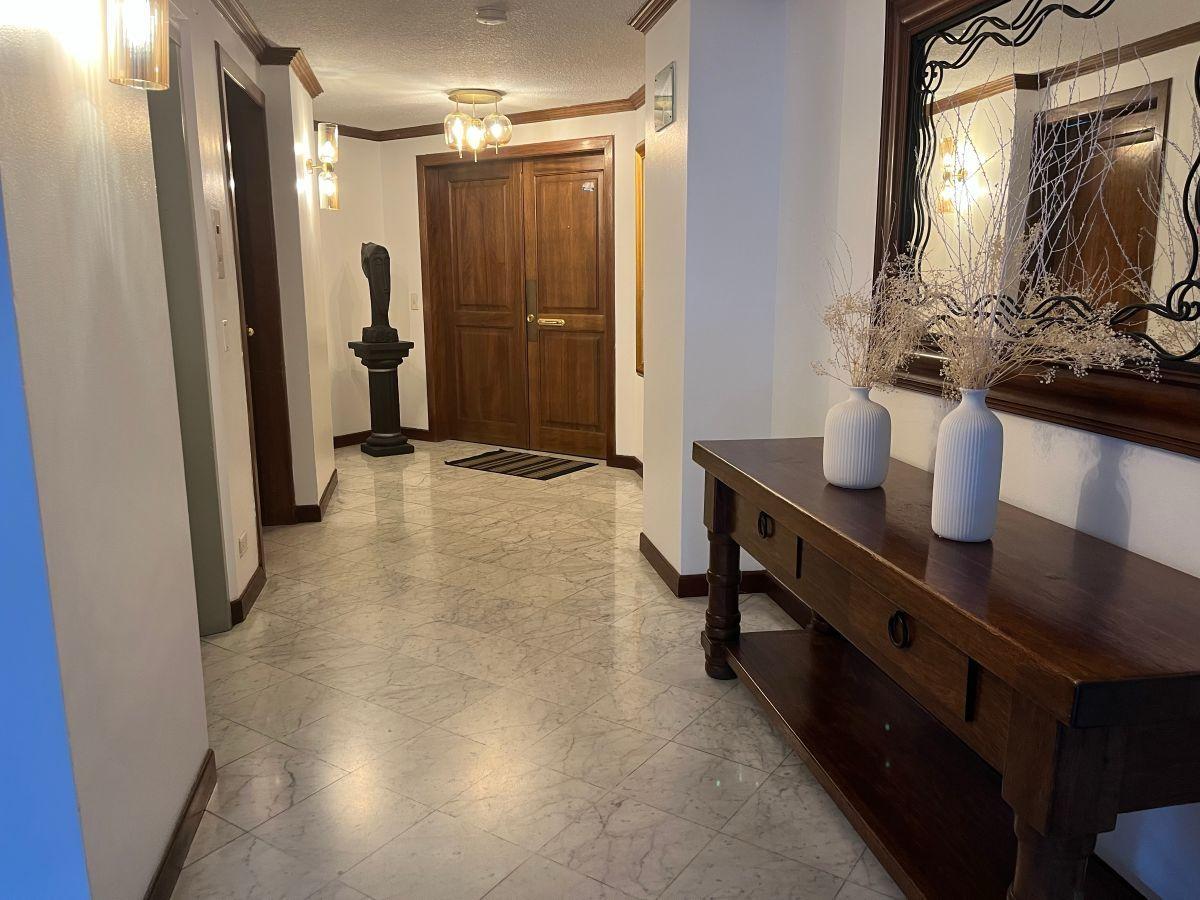Departamento en venta en Bosmediano, 295 m², vista panorámica y 3 parqueaderos — imagen 3