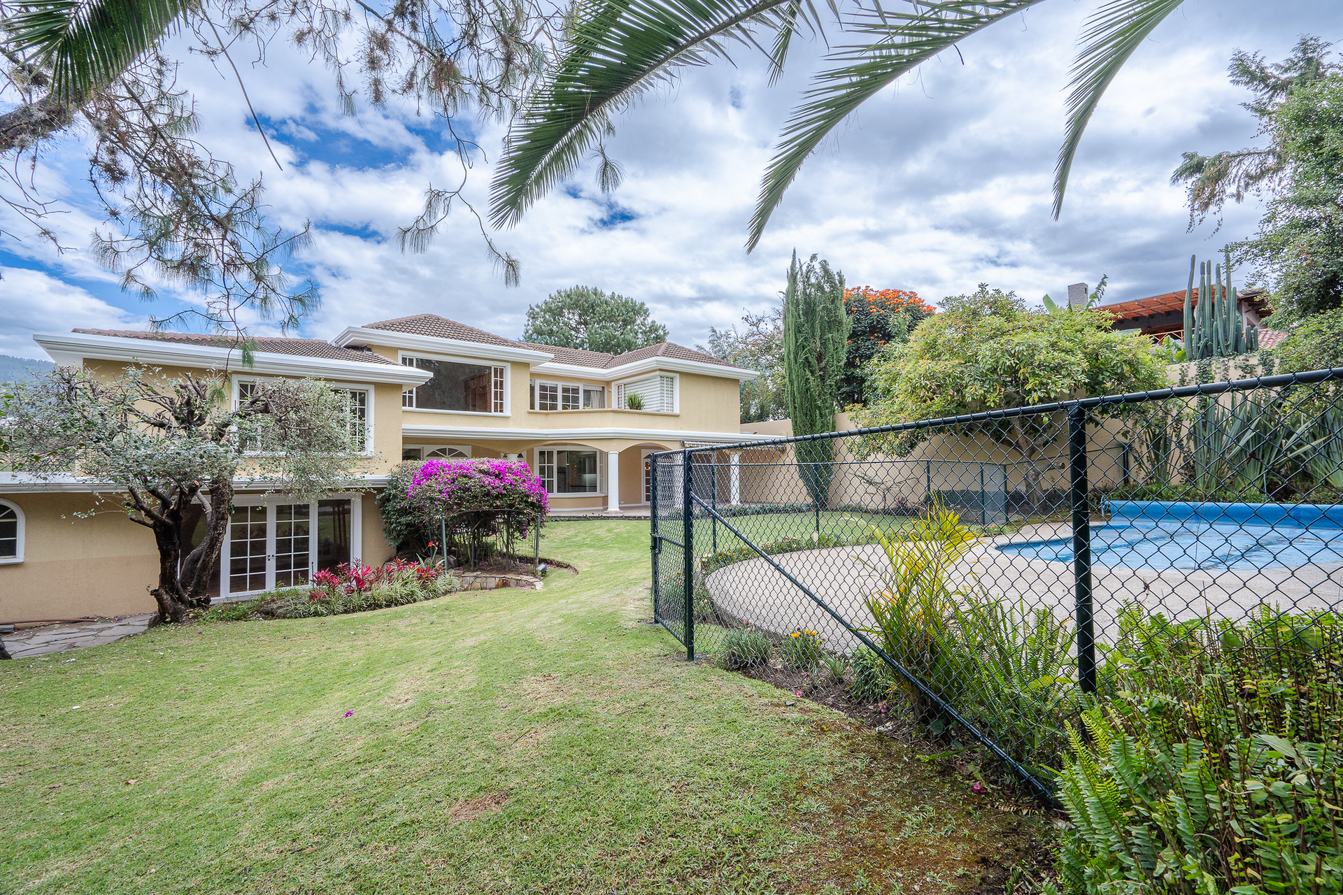 Casa de venta, urbanizacion de lujo, Cumbayá, 4 dormitorios, piscina — imagen 8