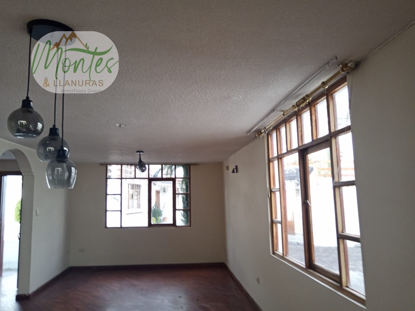 Einsten Casa Tres Habitaciónes Estudio Patio y Jardín — imagen 4