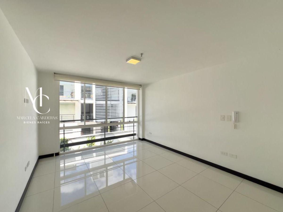 Departamento Duplex con Jardín de 126 m² con 2 Recámaras en Venta en San Patricio de Cumbayá — imagen 4