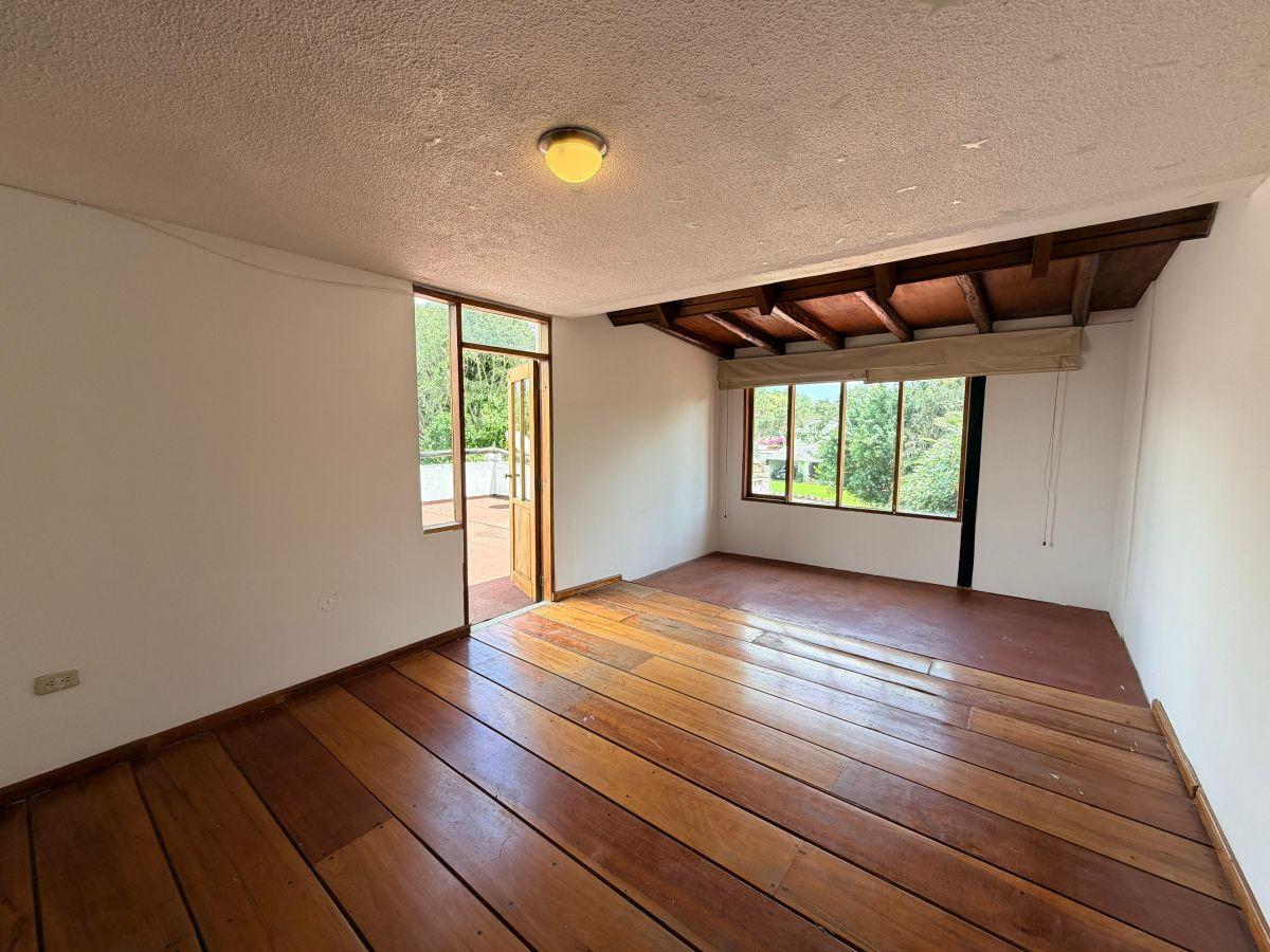 Encantadora Casa Rustica de Venta en Jacaranda — imagen 3