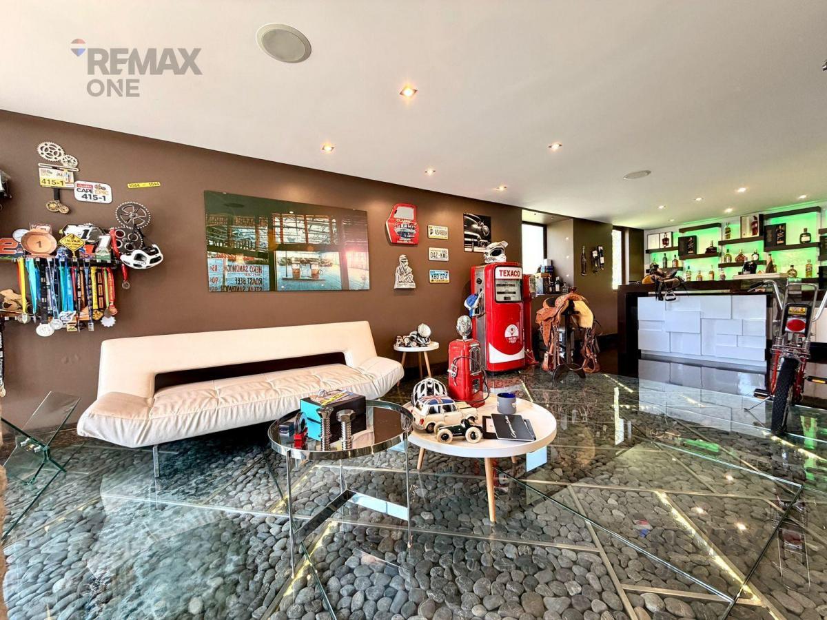 En Venta Casa de Lujo con Piscina en Cuenca, Azuay — imagen 5