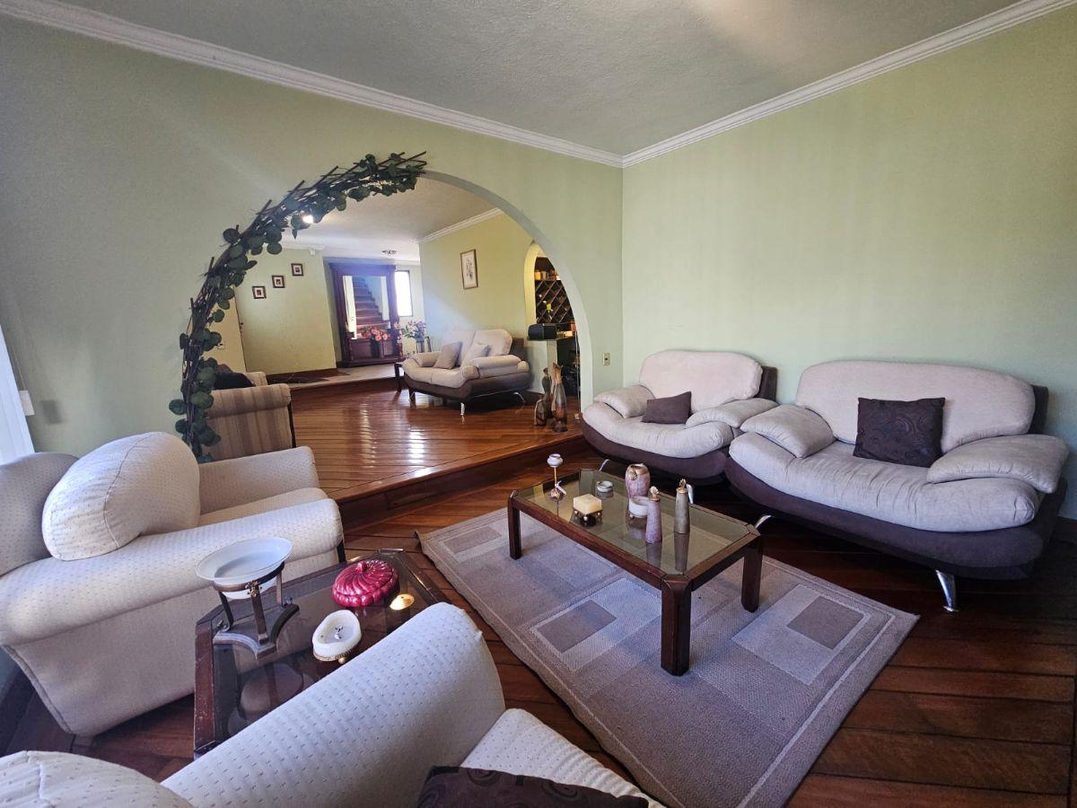 Venta Casa en Conjunto Sector Carcelén Calle Einstein, de 479 m² 4 Dorm., 3 Parqueaderos — imagen 5