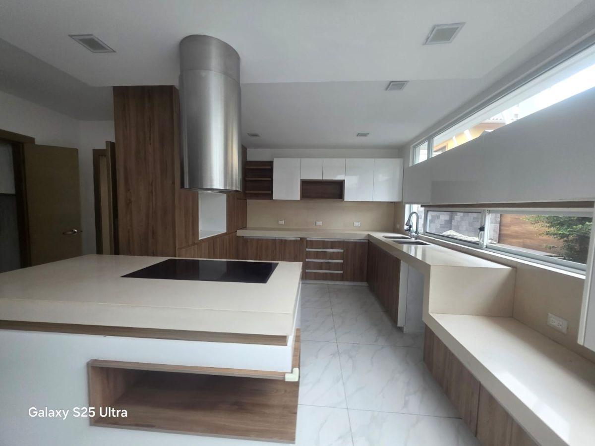 Kennedy Norte, Casa de 3 Dorm. con 250 m² en Venta, Guayas — imagen 5