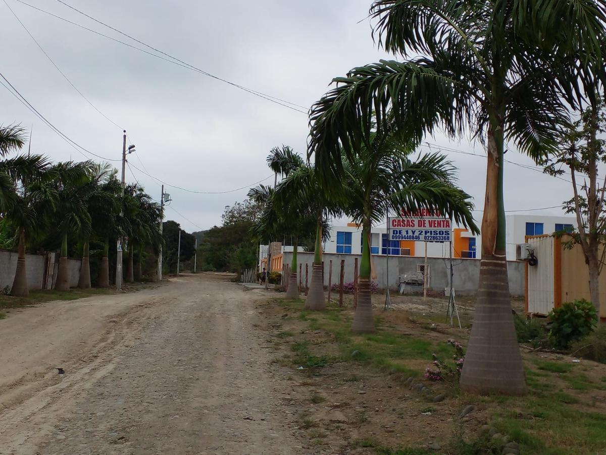 Vendo Lindo Terreno de 1800 m² en Tonsupa, Av del Pacífico, Acepto Ofertas — imagen 3