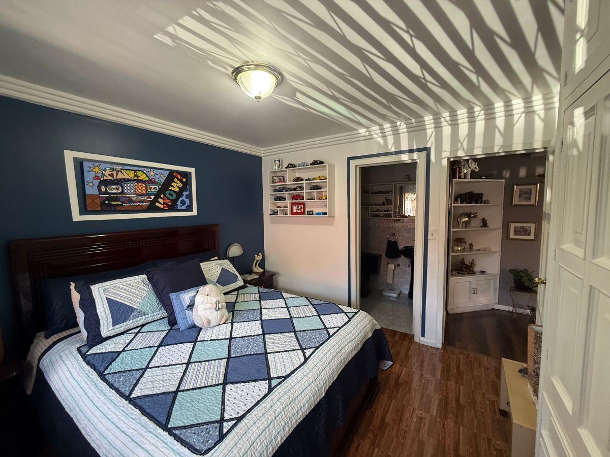Amplia Casa en Venta, Azuay — imagen 3