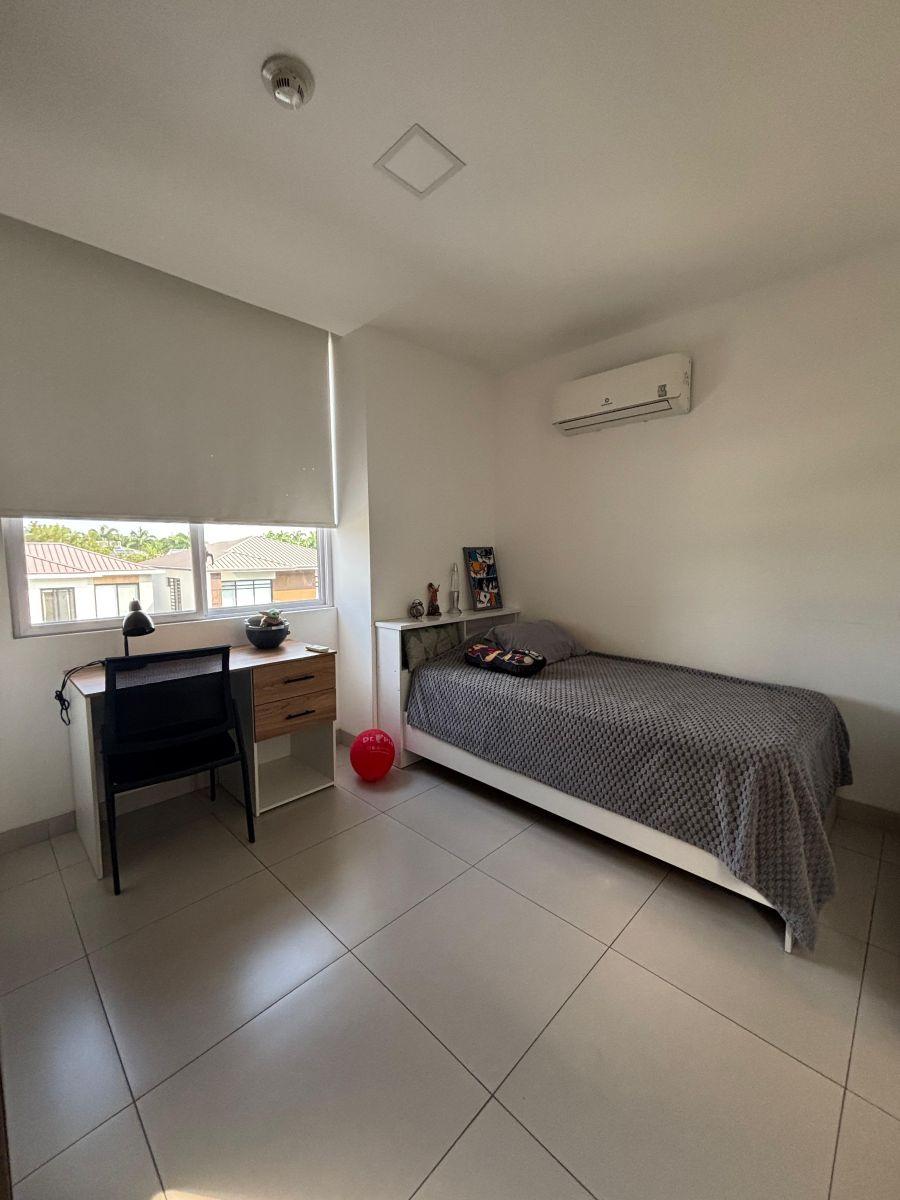 Mocolí - Puerto Mocolí Departamento Vista Al Lago en Venta, Guayas — imagen 3