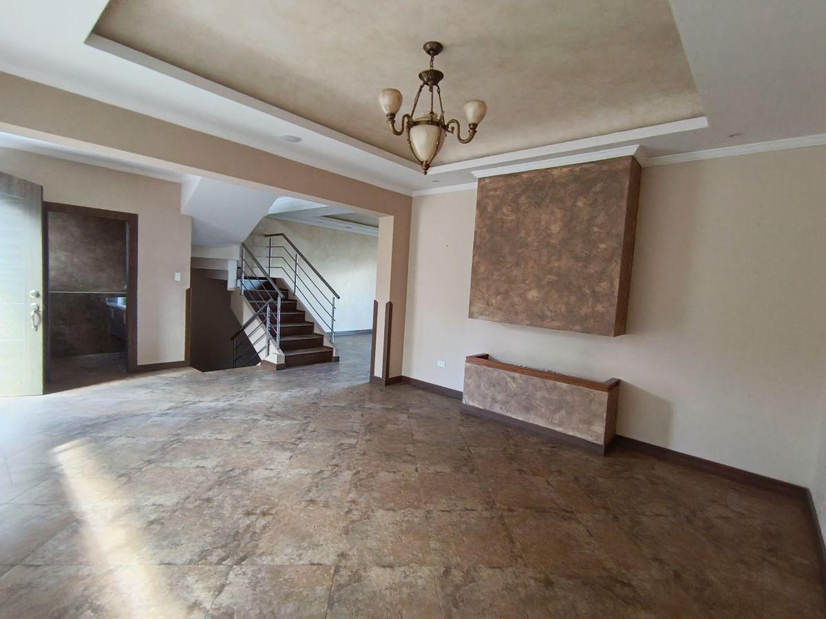 Se Vende Linda Casa de 4 Habitaciones en Tanda Cumbaya — imagen 5