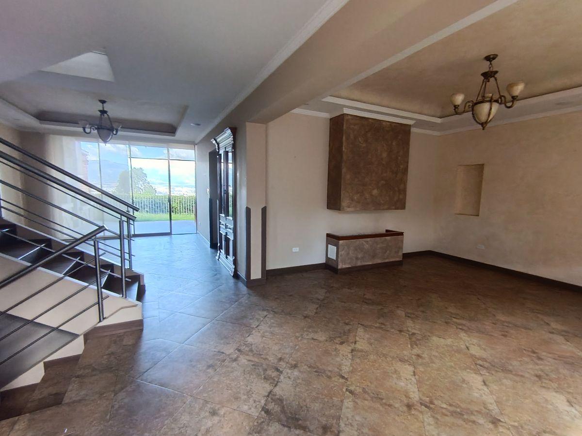 Se Vende Linda Casa de 4 Habitaciones en Tanda Cumbaya — imagen 4