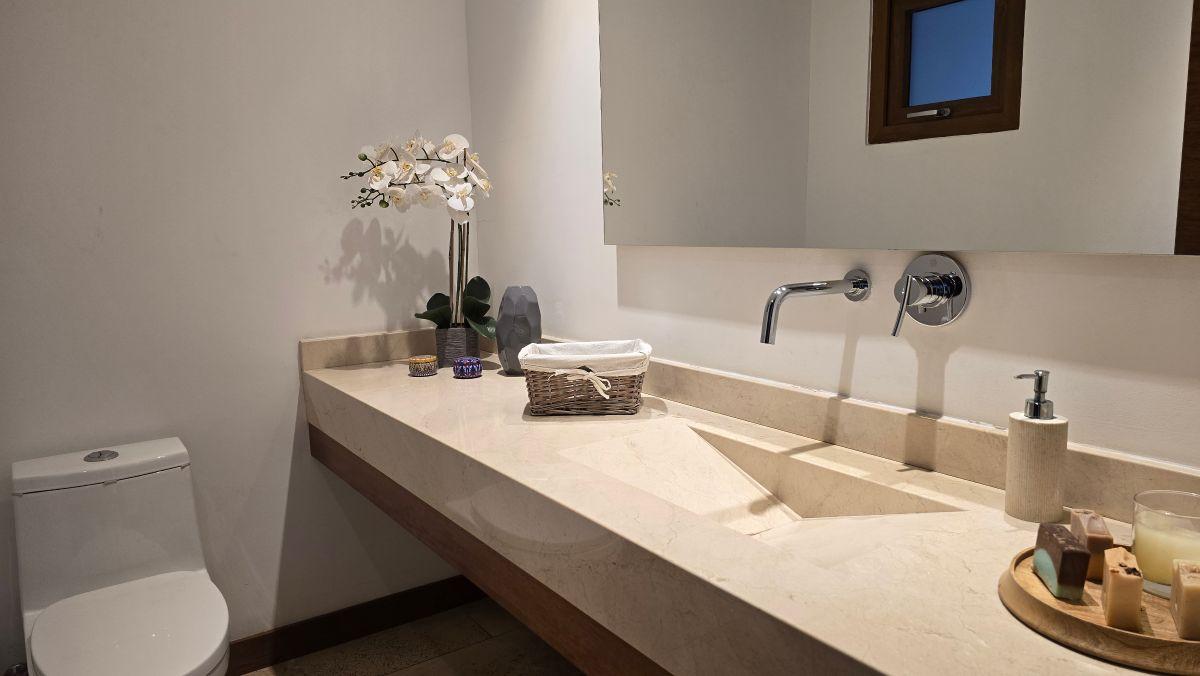 Exclusivo Departamento Tipo Casa con Jardín Privado en Cumbayá | Diseño Londoño — imagen 4
