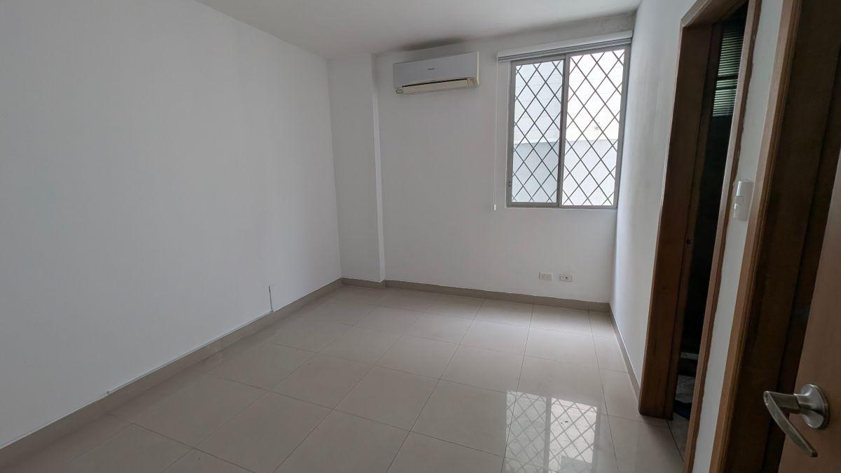 Vendo Dpto Colinas de Los Ceibos con Patio, Guayas — imagen 5