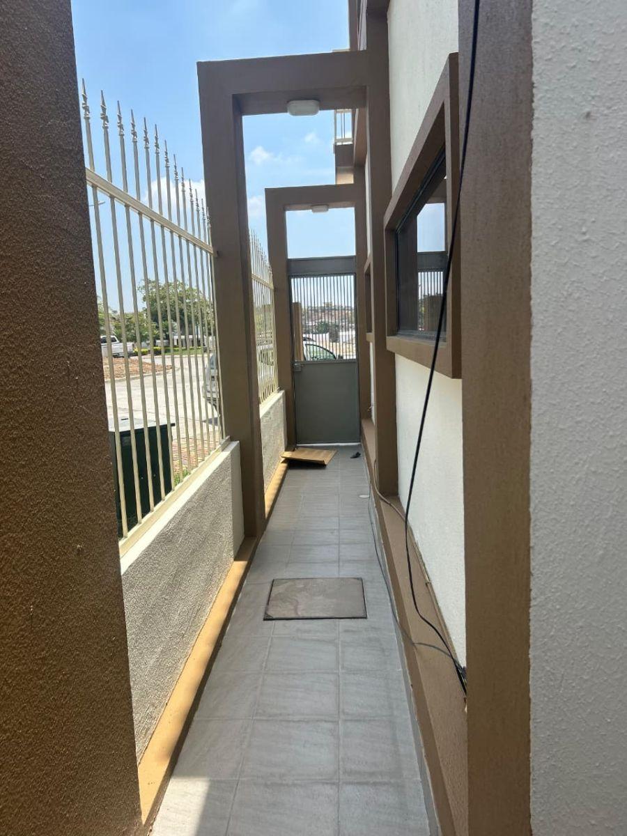 Venta Casa con Jacuzzi en Urbanización Condado Vicolinci/samborondon/ Aurora /av Febrescordero, Guayas — imagen 3