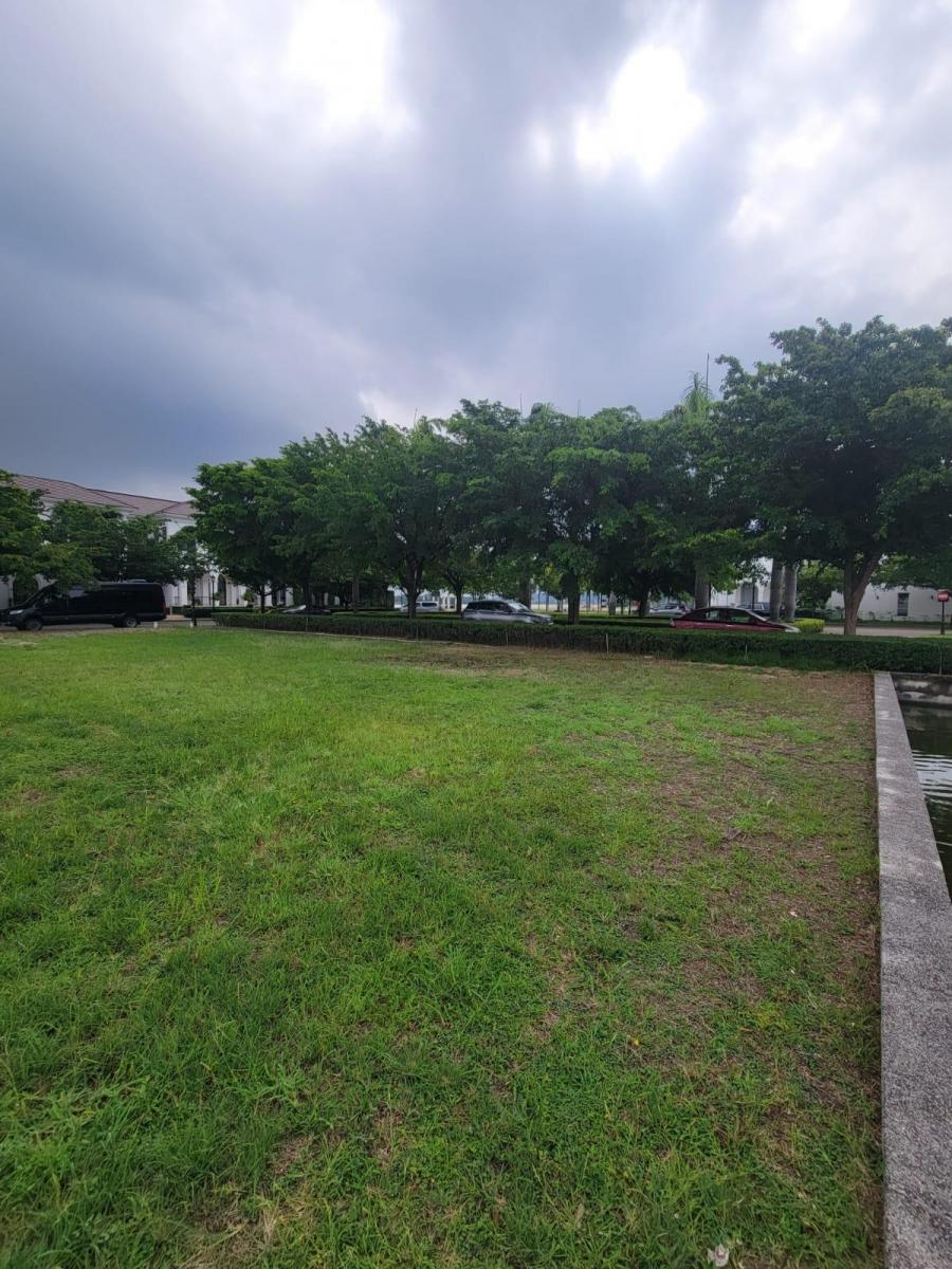 Terreno Frente Al Lago en Venta en Lagos del Batán | 731 m² | Urbanización Exclusiva Samborondón, Guayas — imagen 5