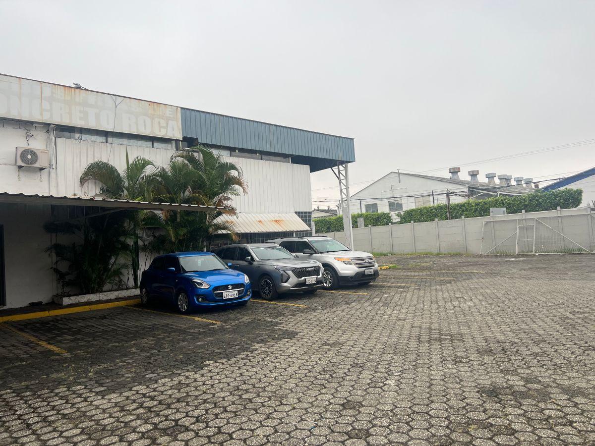 Venta 12.205.95 m² Sector Los Álamos, Norte de Guayaquil, Av C. L. Plaza Dañin y Av Elías Muñoz, Guayas — imagen 5