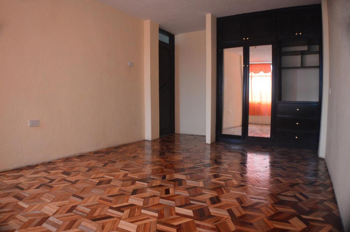 Venta Casa Independiente Frente a Parque – Carapungo — imagen 5