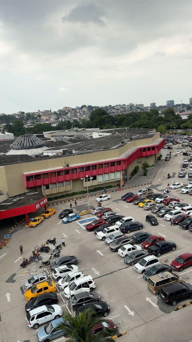 En Venta Terreno Comercial Premium 869,91 m², Ave Jtm Frente Al C. C. Albán Borja L. Torres, Guayas — imagen 5