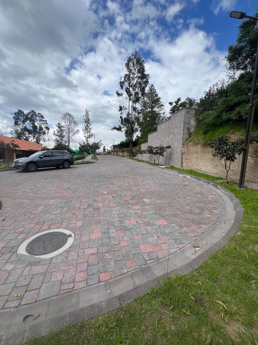 Tumbaco Se Vende Hermoso Terreno Bifamiliar Dentro de Urbanización (Cr) — imagen 4