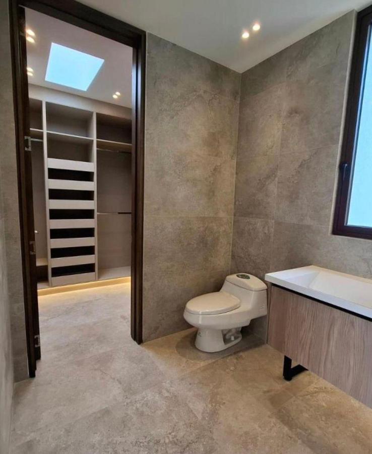 Hermosa Casa de Lujjo con 4 Habitaciones en Puembo — imagen 3