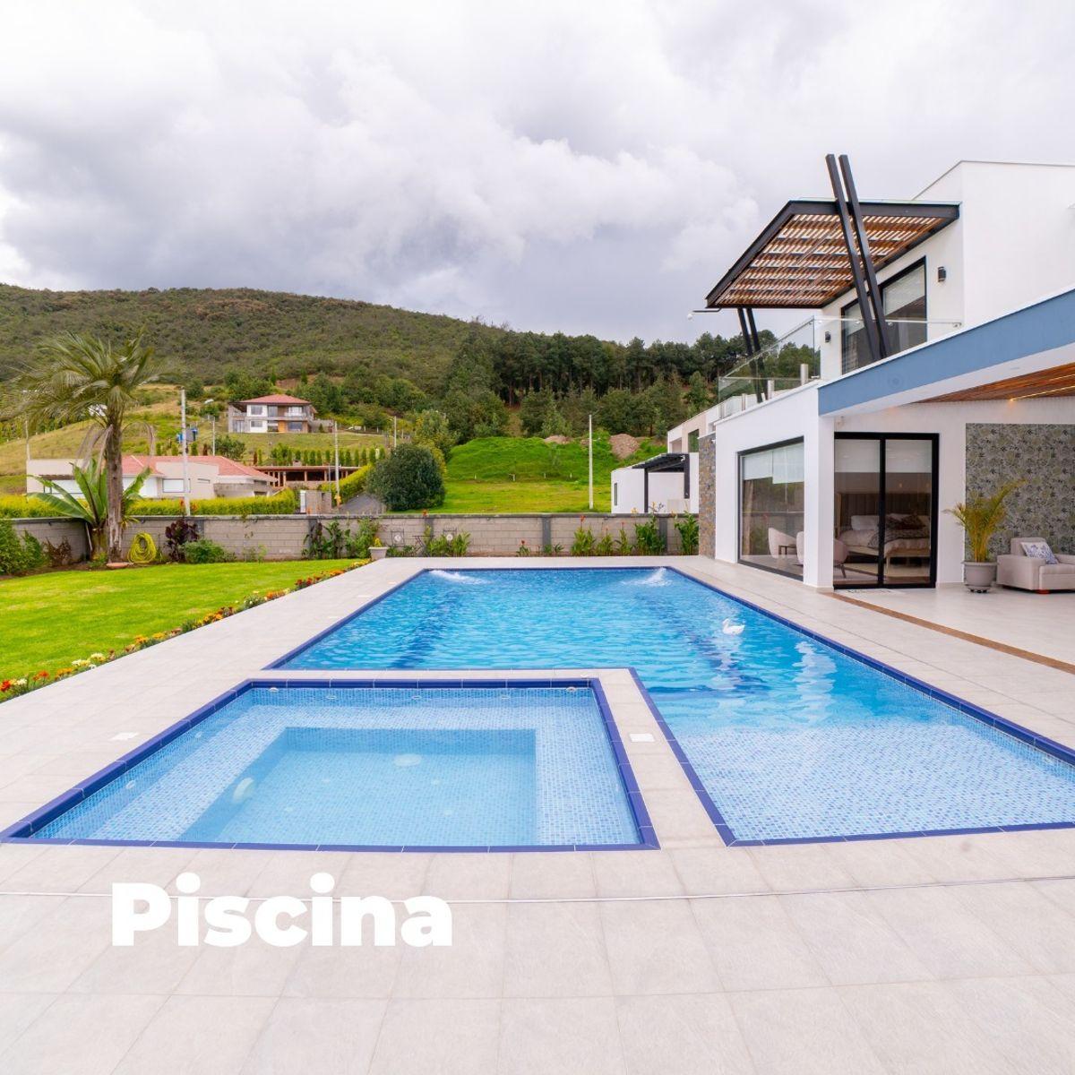 Casa de Lujo en Venta, Tarqui - Cuenca, Azuay — imagen 4