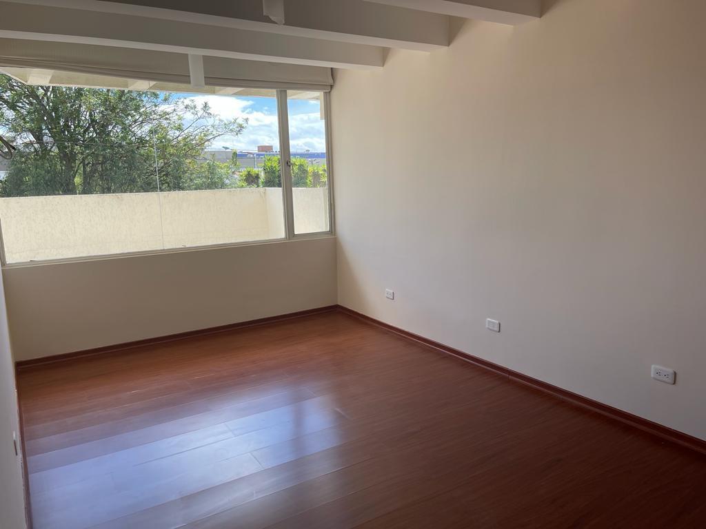 En Venta Casa en Urbanizacion Santa Lucia Baja Cumbaya - a 2 Min Usfq - *mm — imagen 5