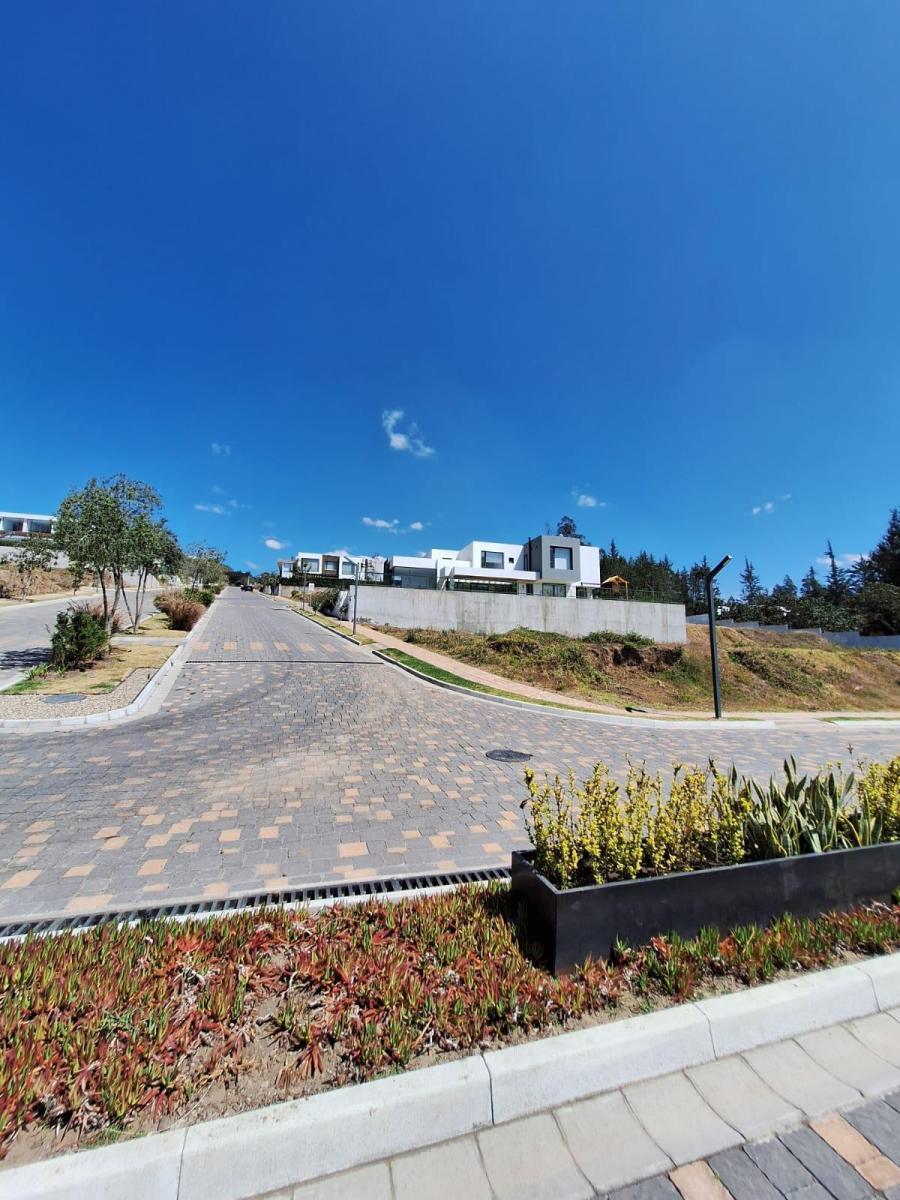 Excelente Terreno Urb. Privada de Lujo, Nayon, 195 Mil Negociables — imagen 4