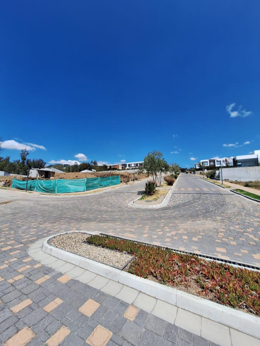 Excelente Terreno Urb. Privada de Lujo, Nayon, 195 Mil Negociables — imagen 3