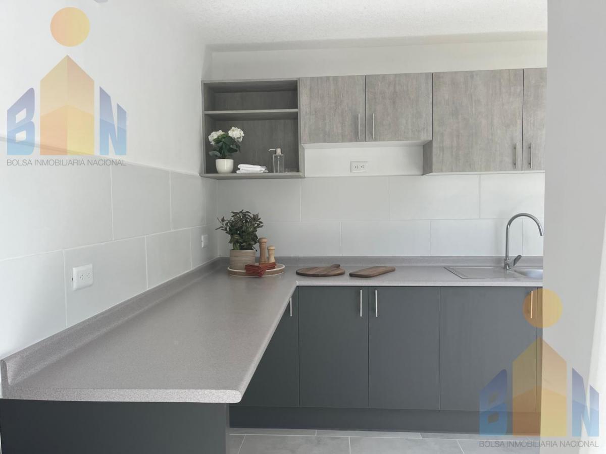 Casas en Venta por Estrenas de 3 Pisos - Sector Quitumbe Cerca de Plataforma Gubernamental — imagen 4